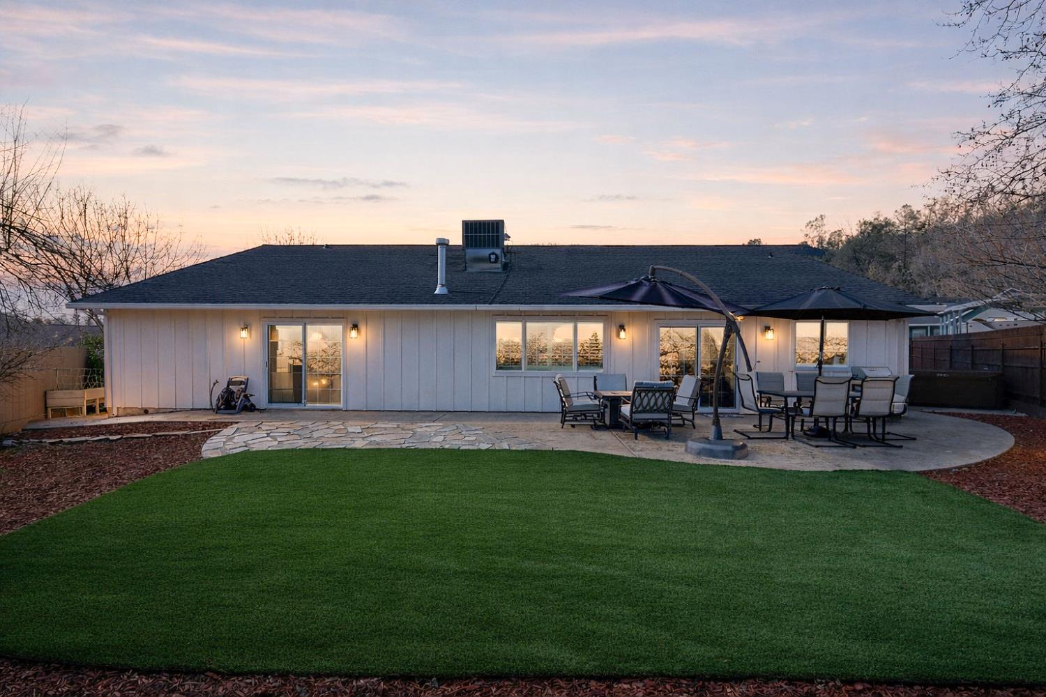 333 Oak Tree Circle