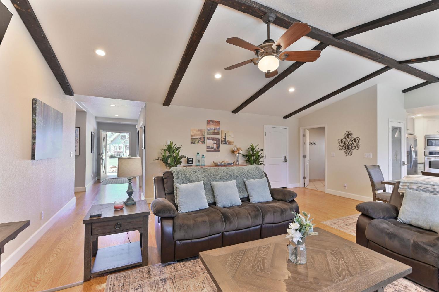 333 Oak Tree Circle