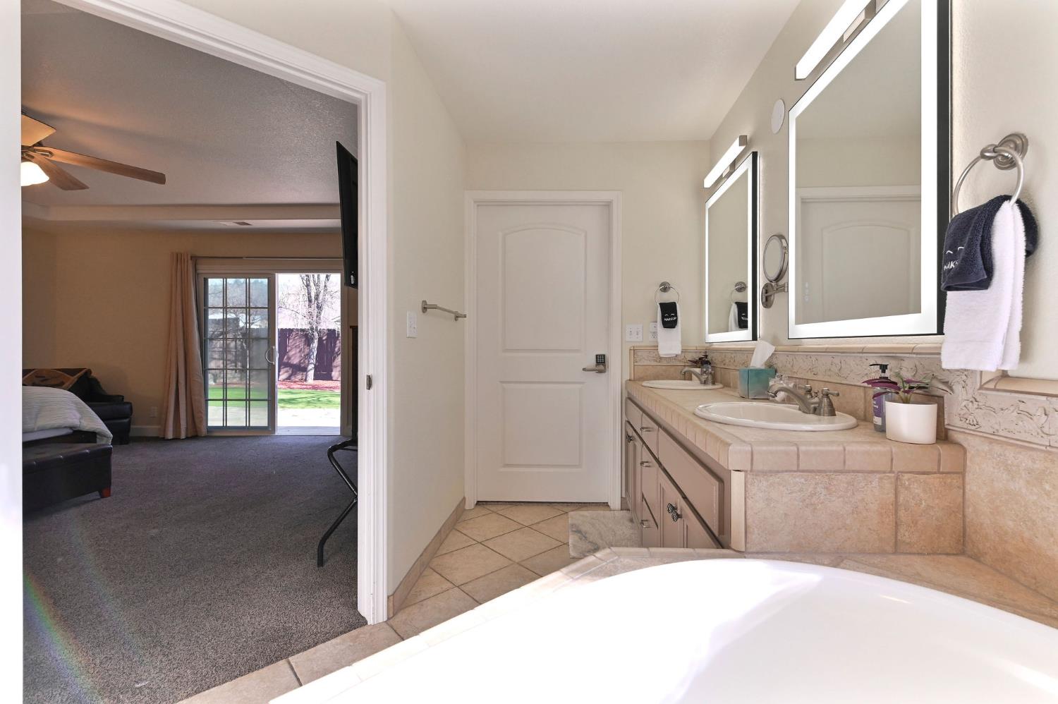 333 Oak Tree Circle