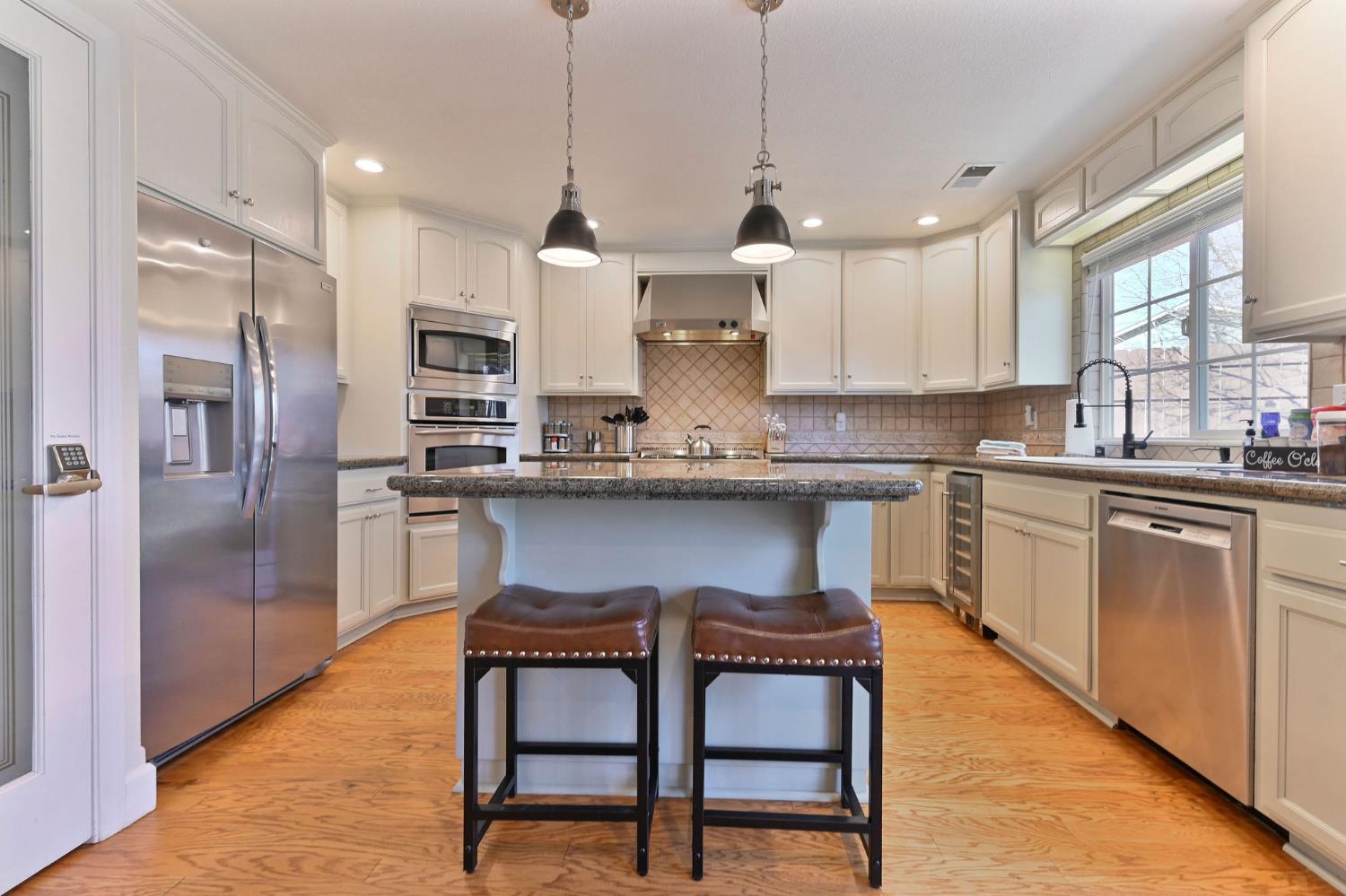 333 Oak Tree Circle