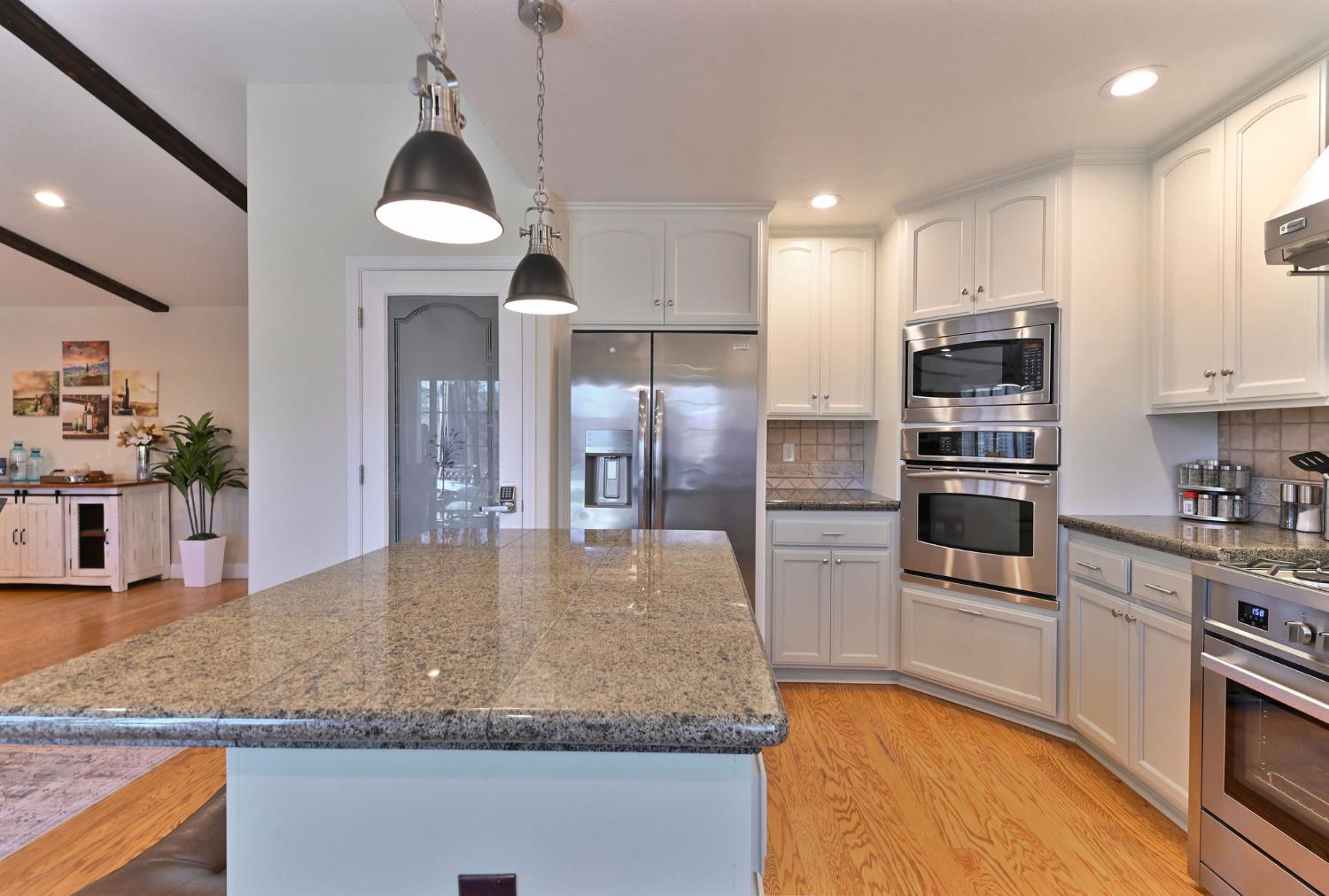 333 Oak Tree Circle