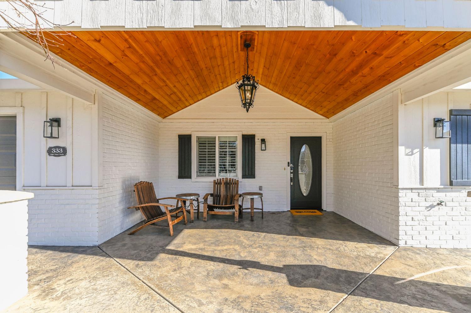 333 Oak Tree Circle