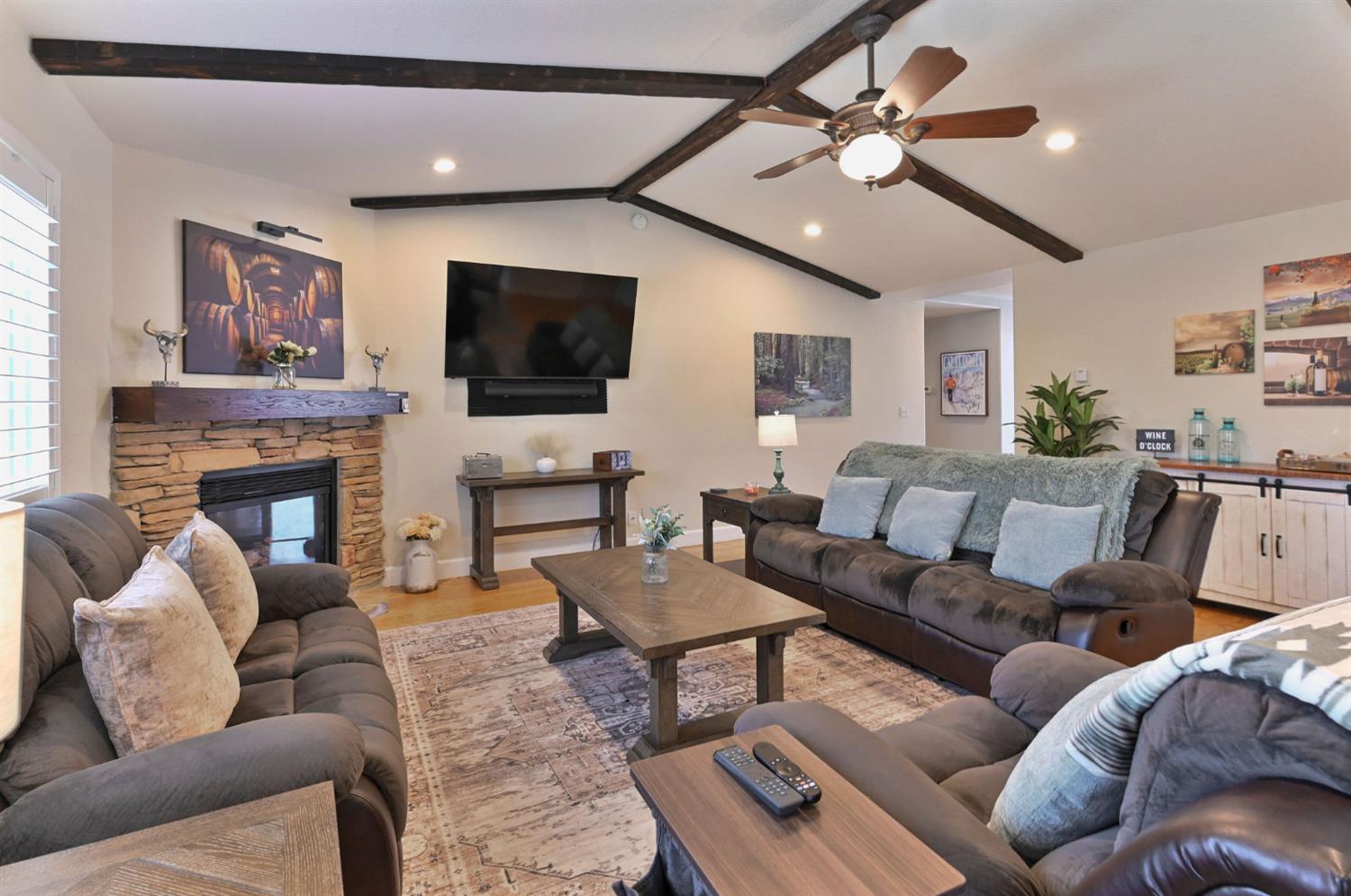 333 Oak Tree Circle