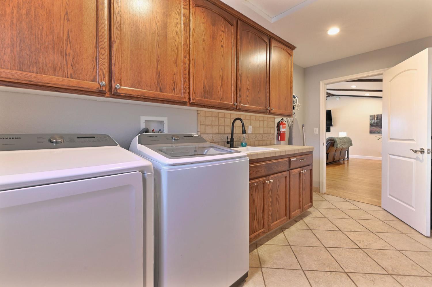 333 Oak Tree Circle