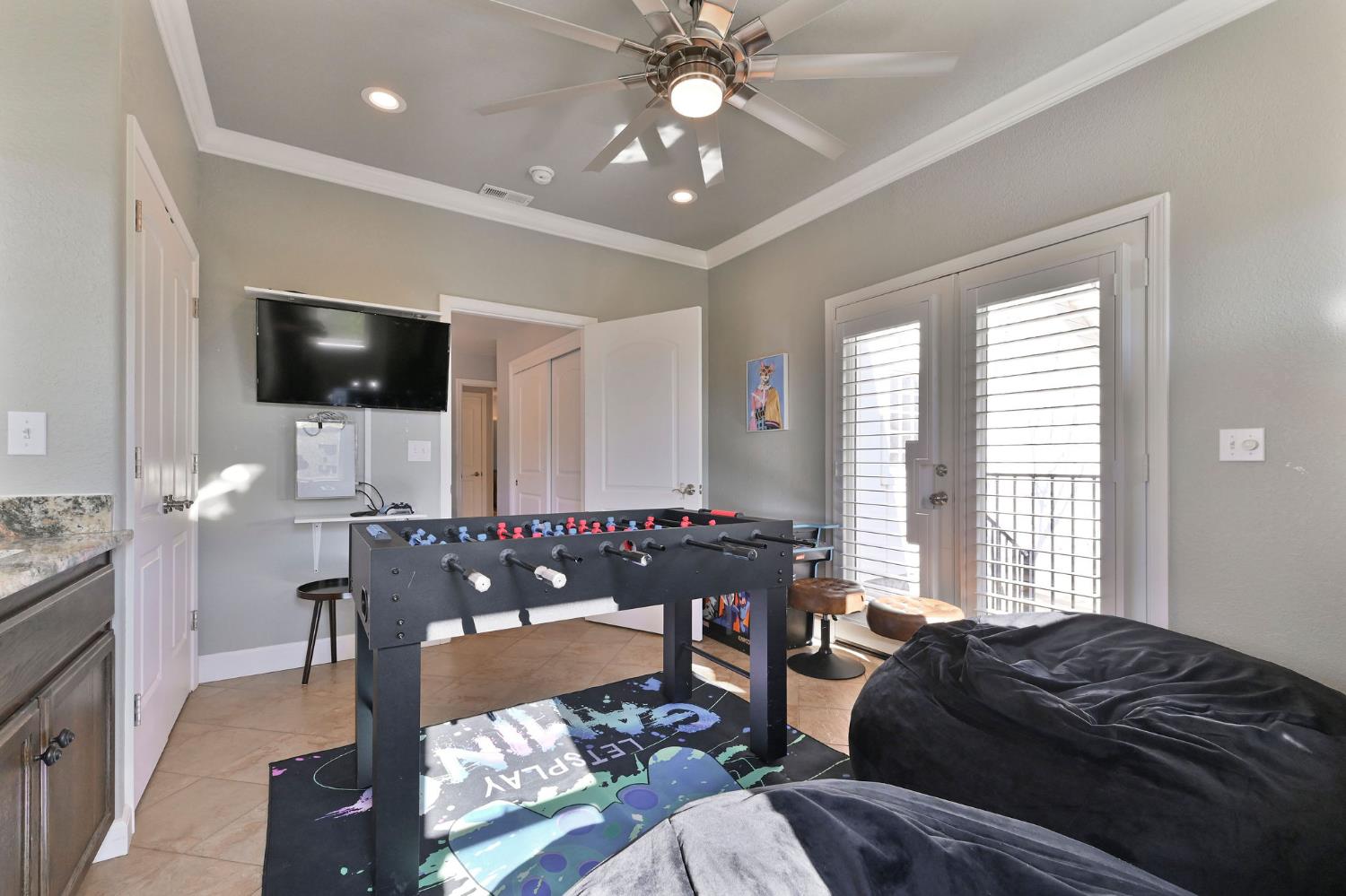 333 Oak Tree Circle