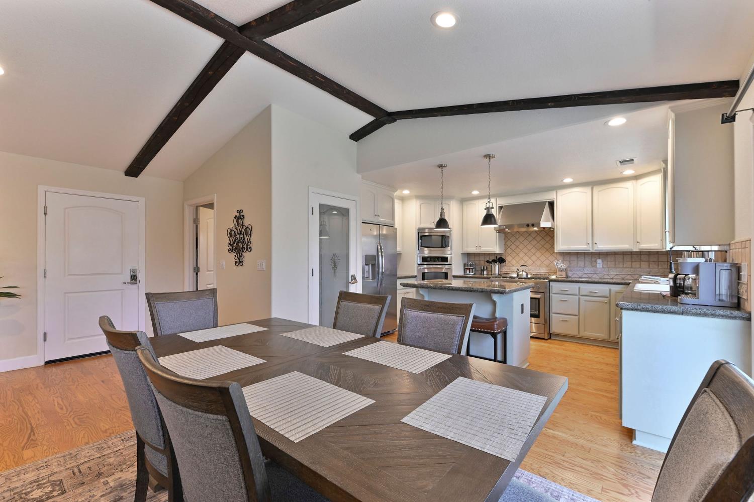 333 Oak Tree Circle