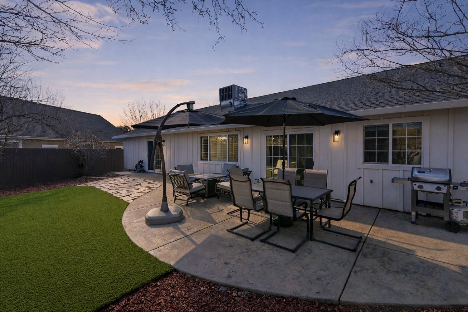 333 Oak Tree Circle