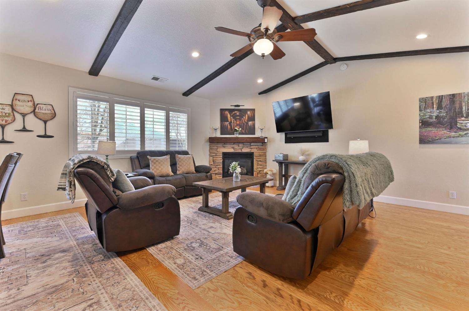333 Oak Tree Circle