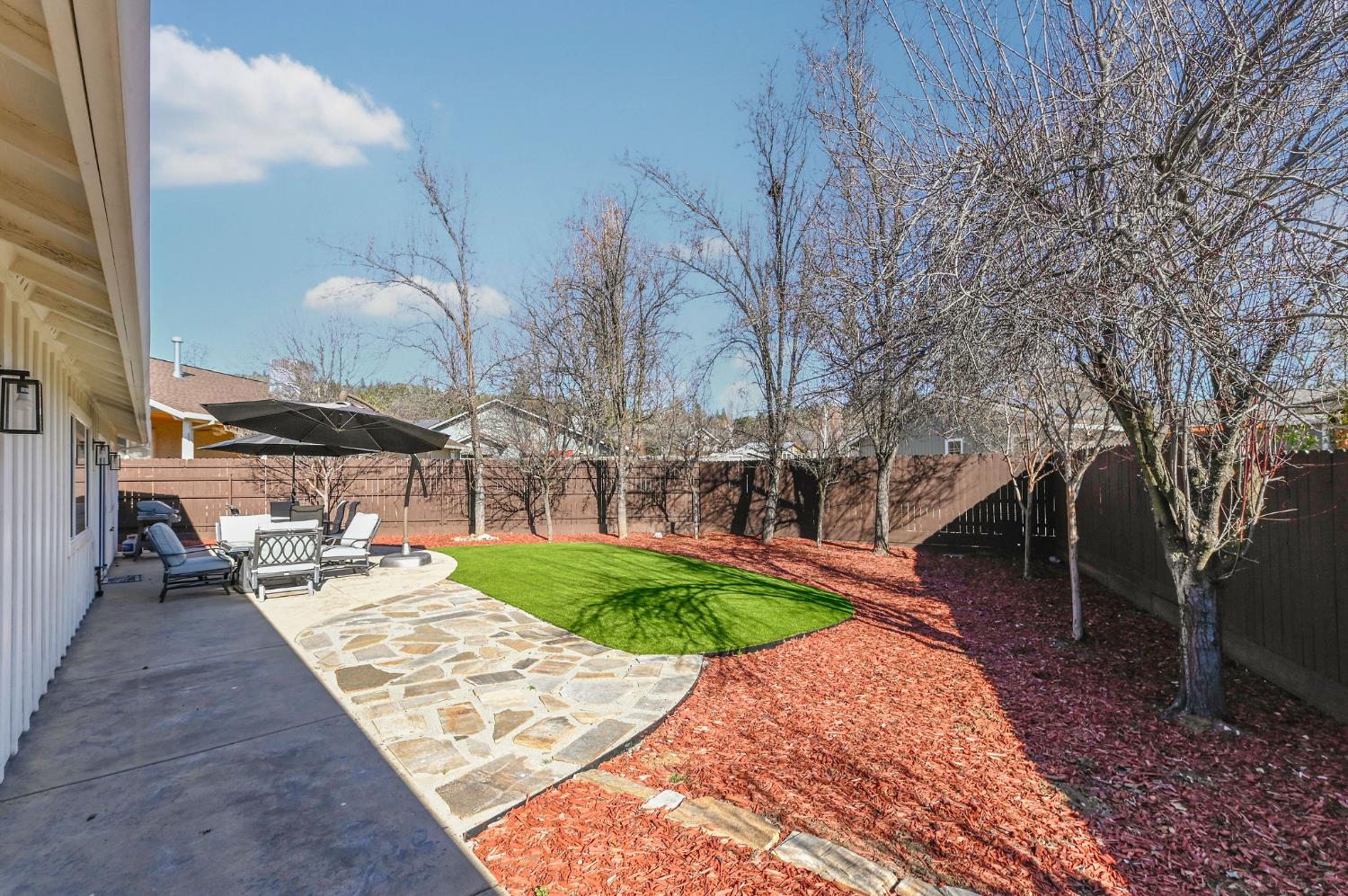 333 Oak Tree Circle