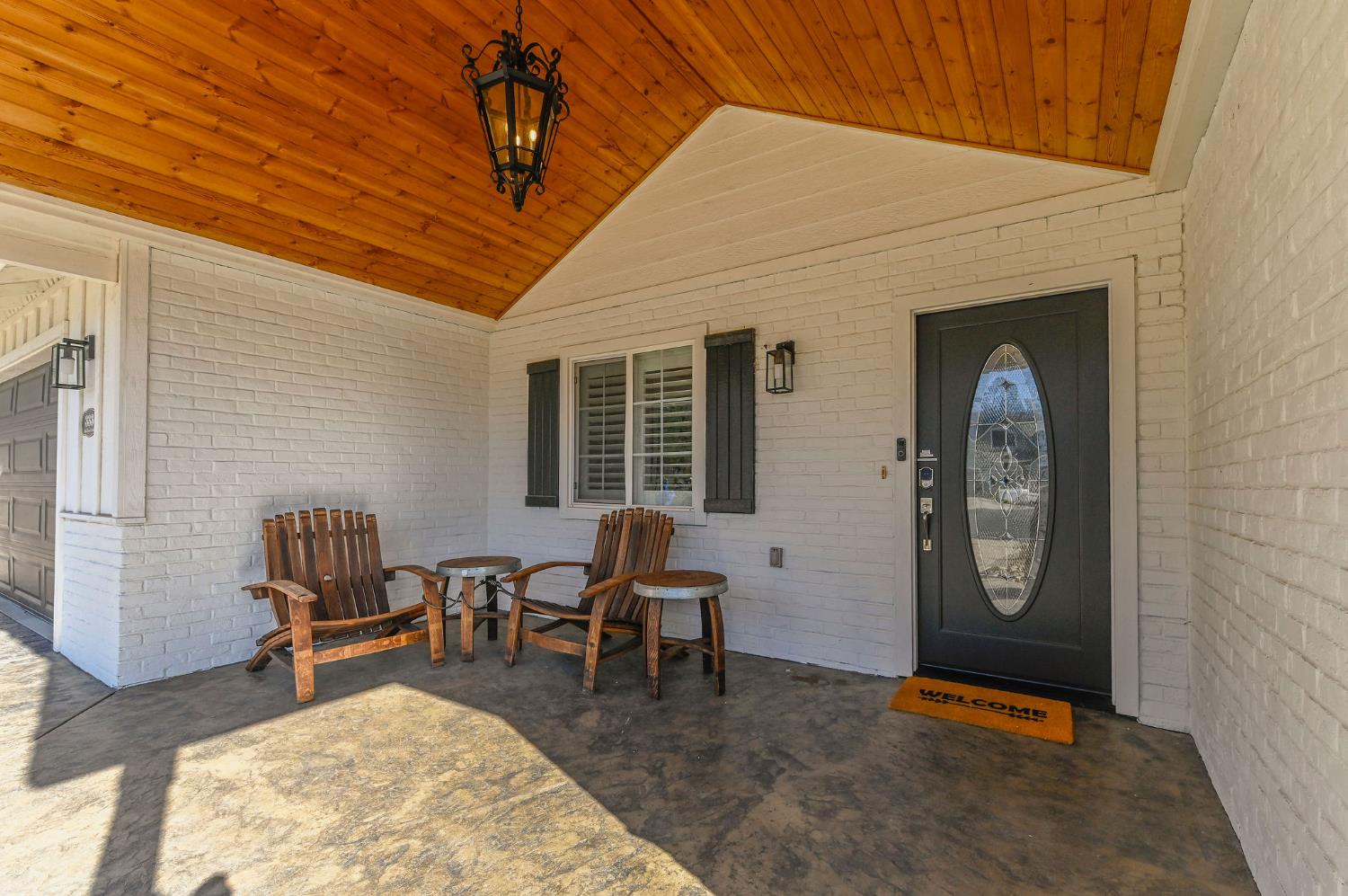 333 Oak Tree Circle