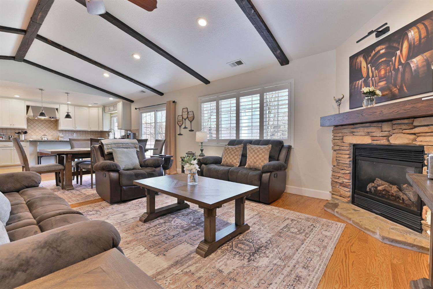 333 Oak Tree Circle