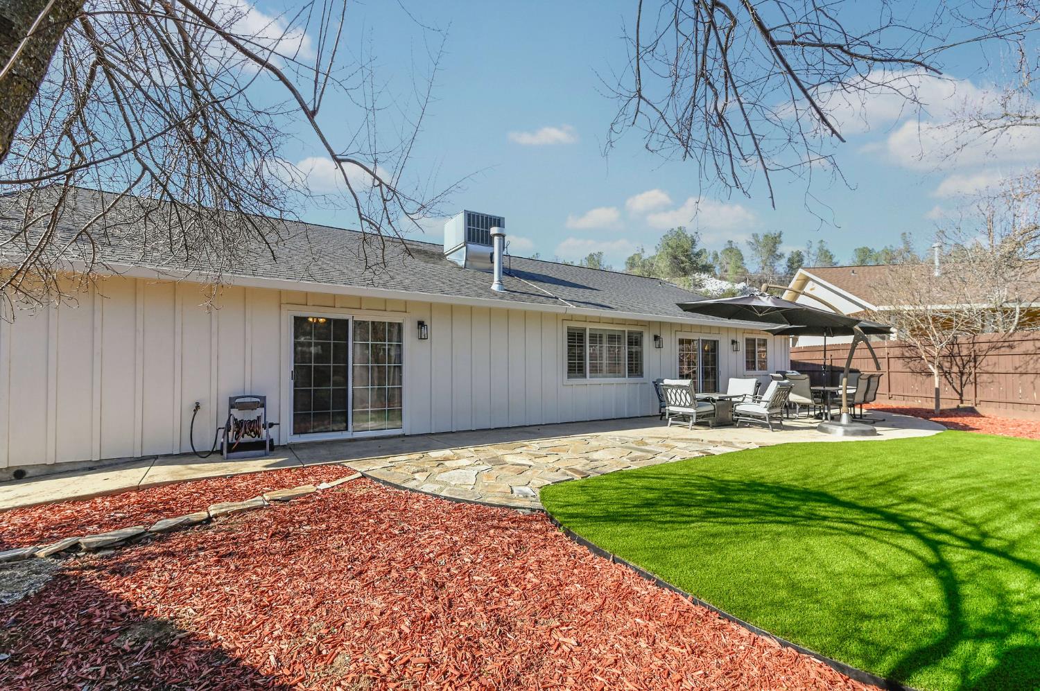 333 Oak Tree Circle