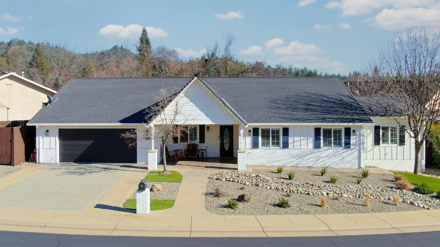 333 Oak Tree Circle