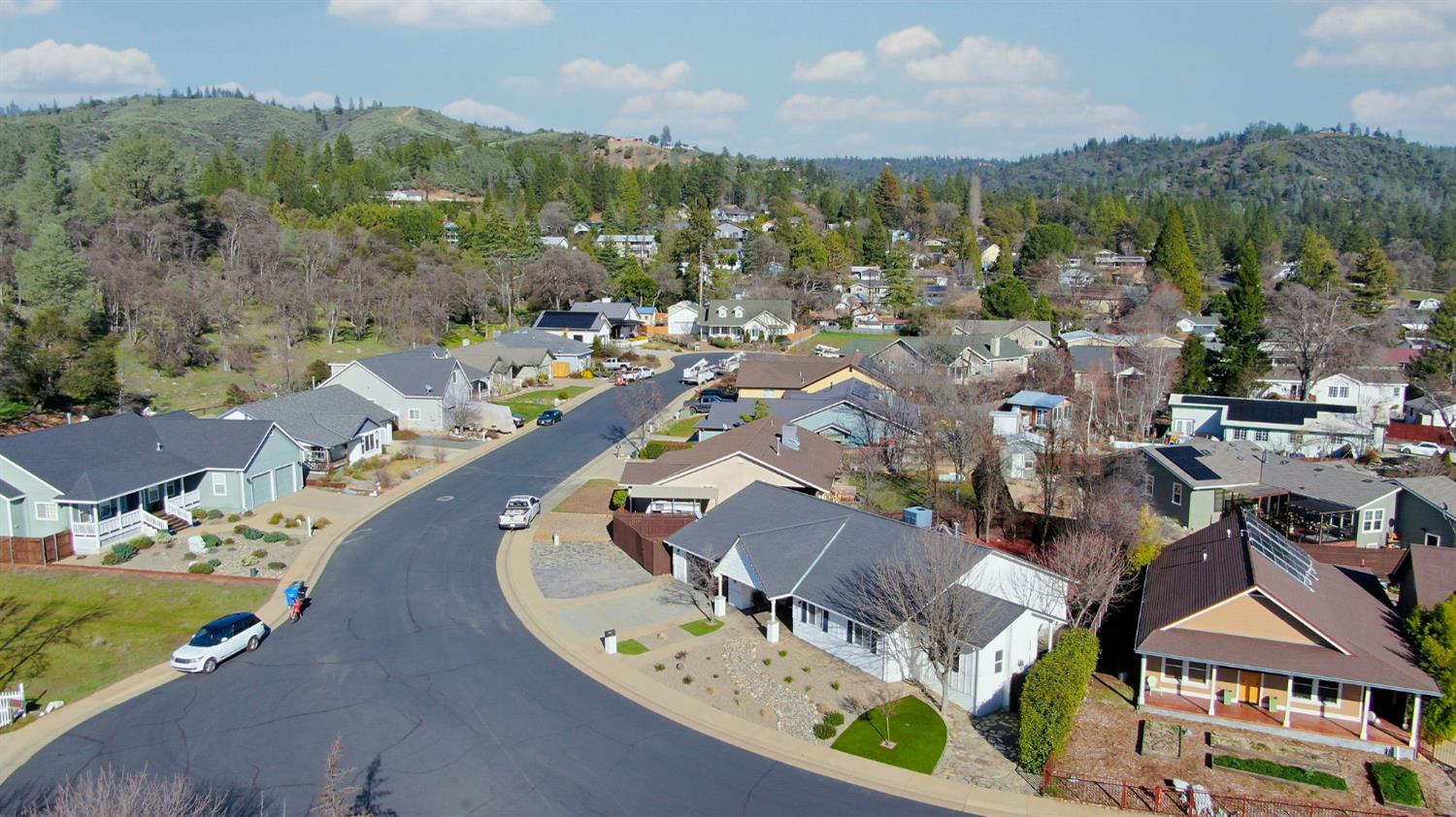 333 Oak Tree Circle