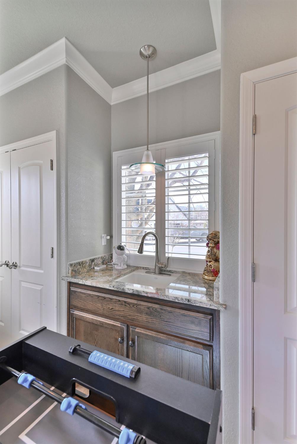 333 Oak Tree Circle