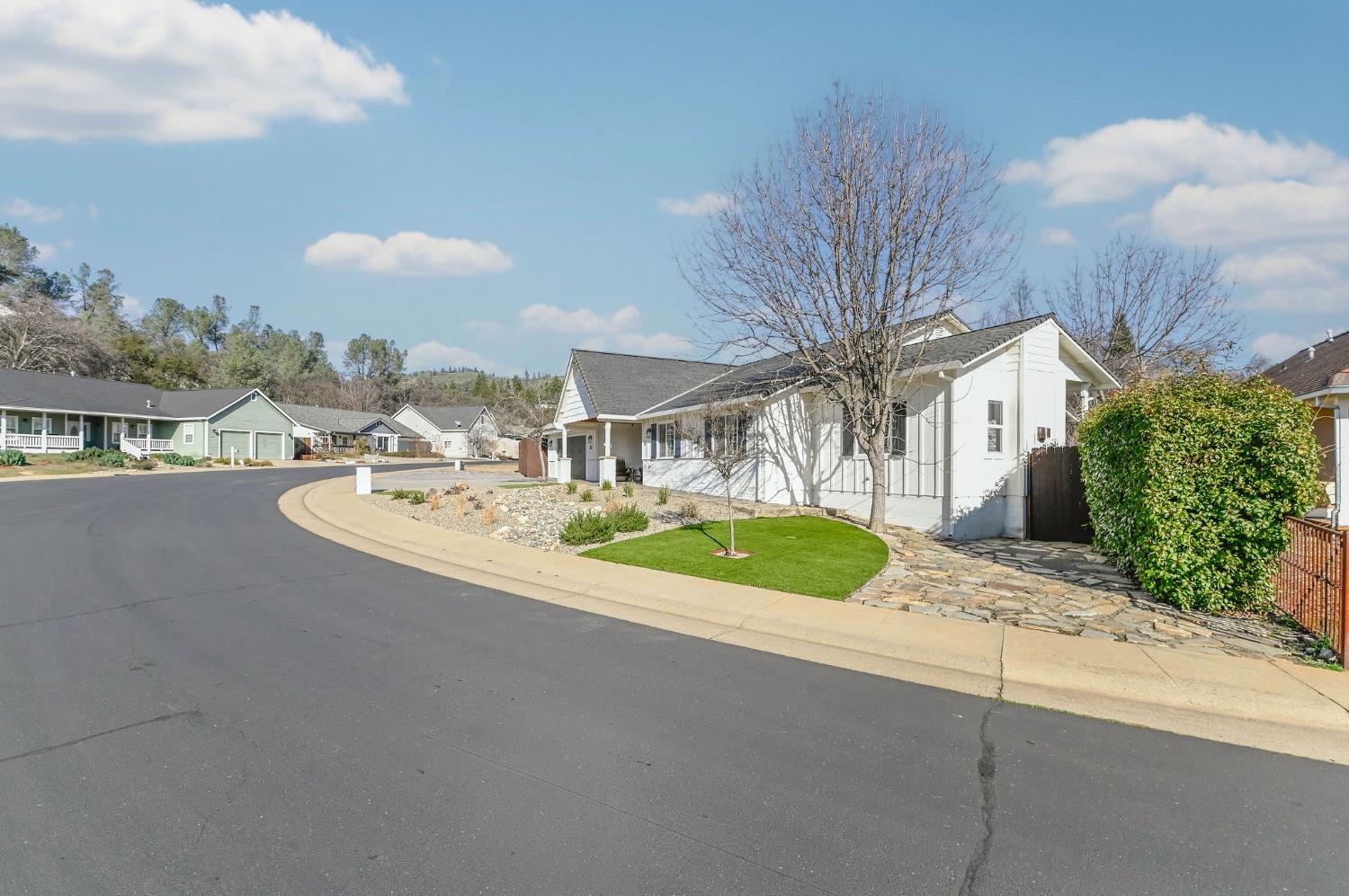 333 Oak Tree Circle