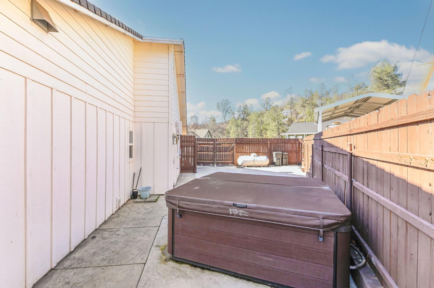333 Oak Tree Circle