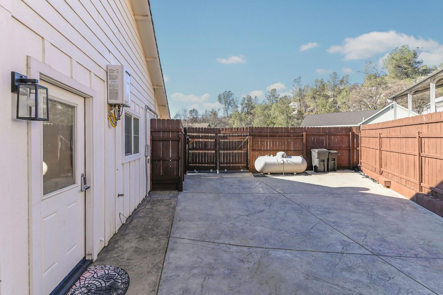 333 Oak Tree Circle