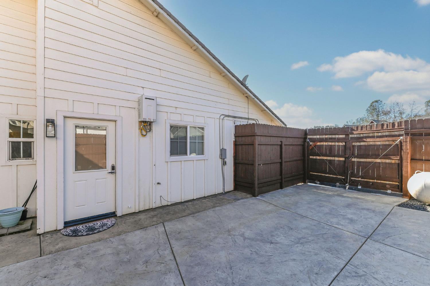 333 Oak Tree Circle