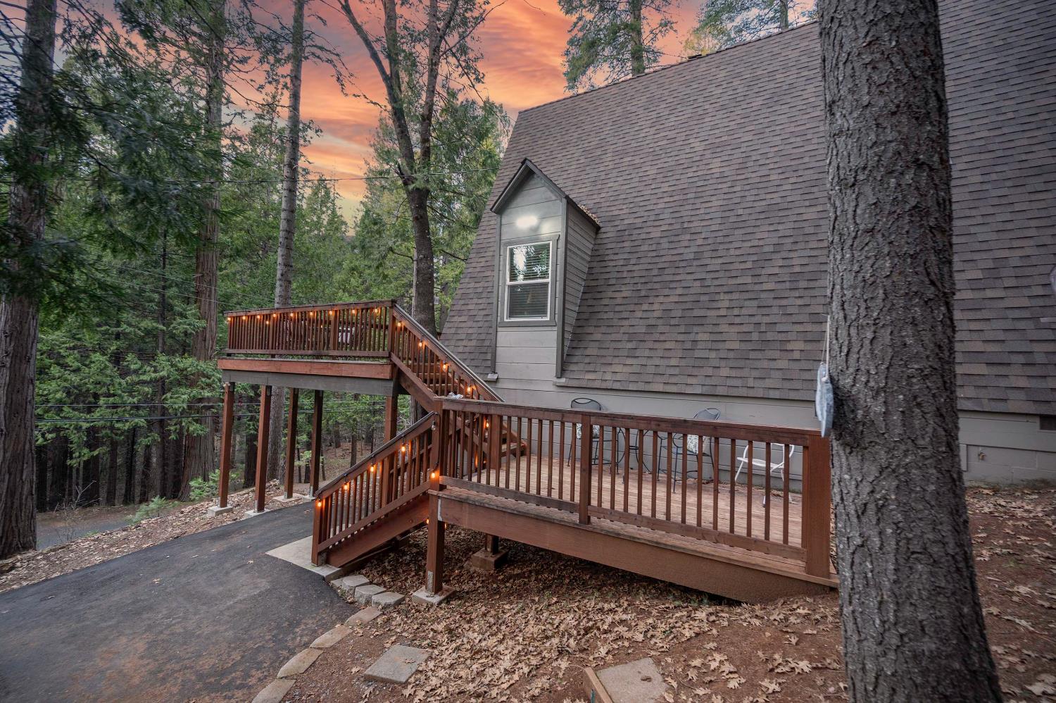3221 Lakewood Drive