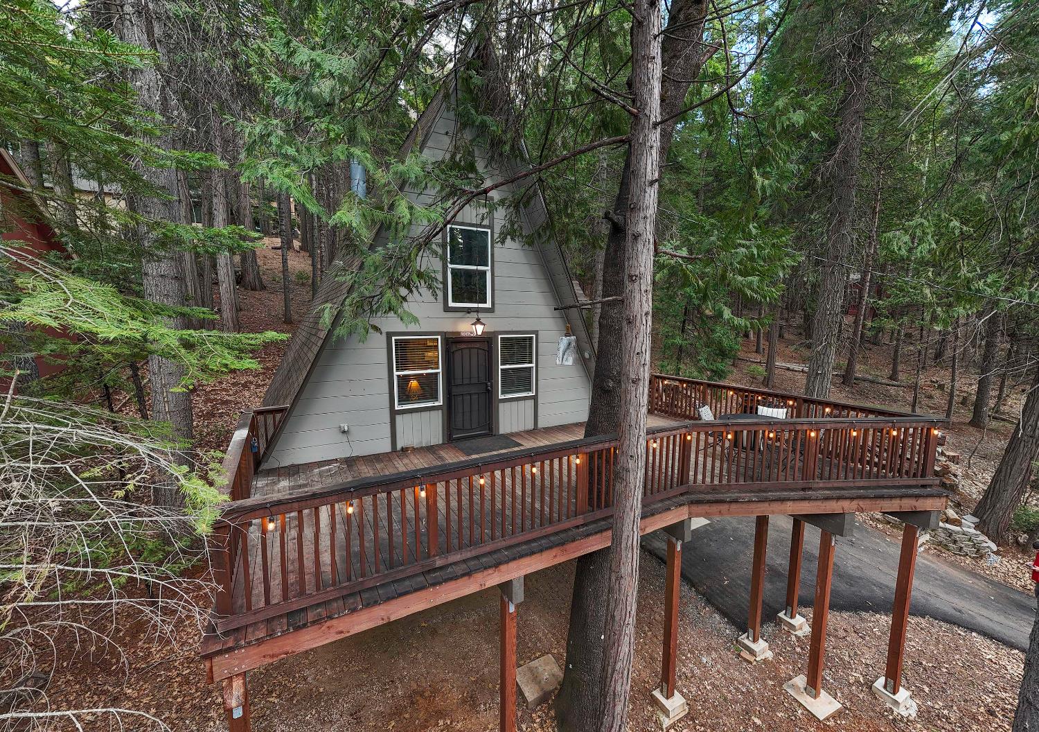 3221 Lakewood Drive