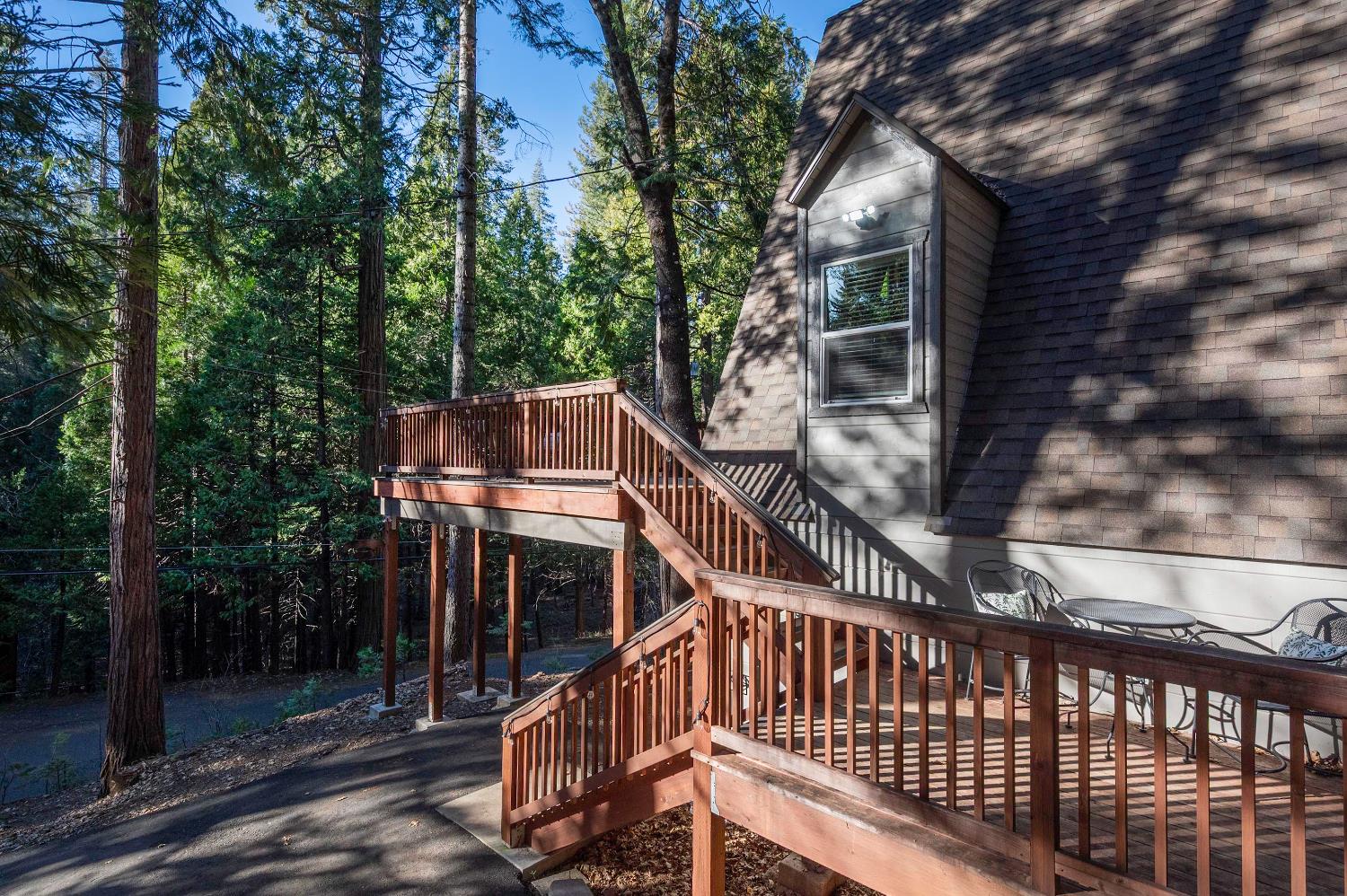 3221 Lakewood Drive