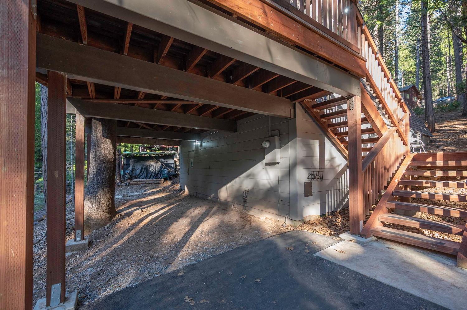 3221 Lakewood Drive
