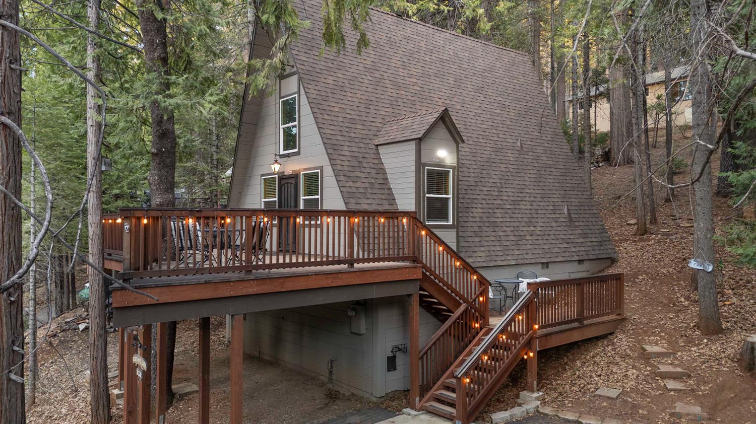 3221 Lakewood Drive
