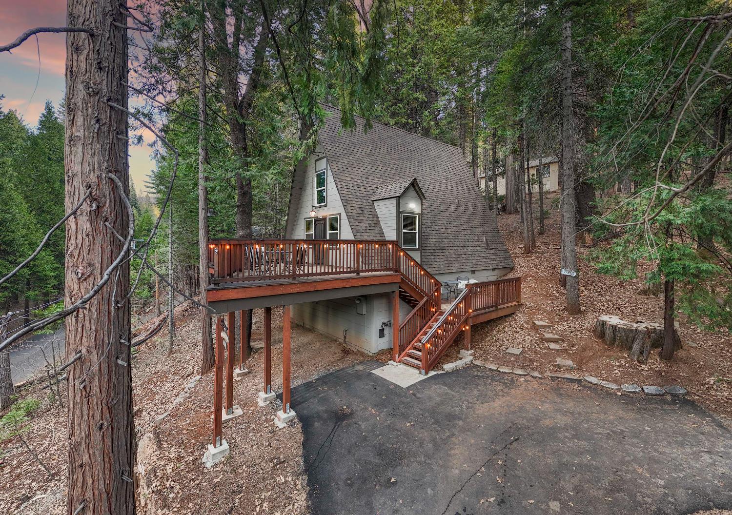 3221 Lakewood Drive