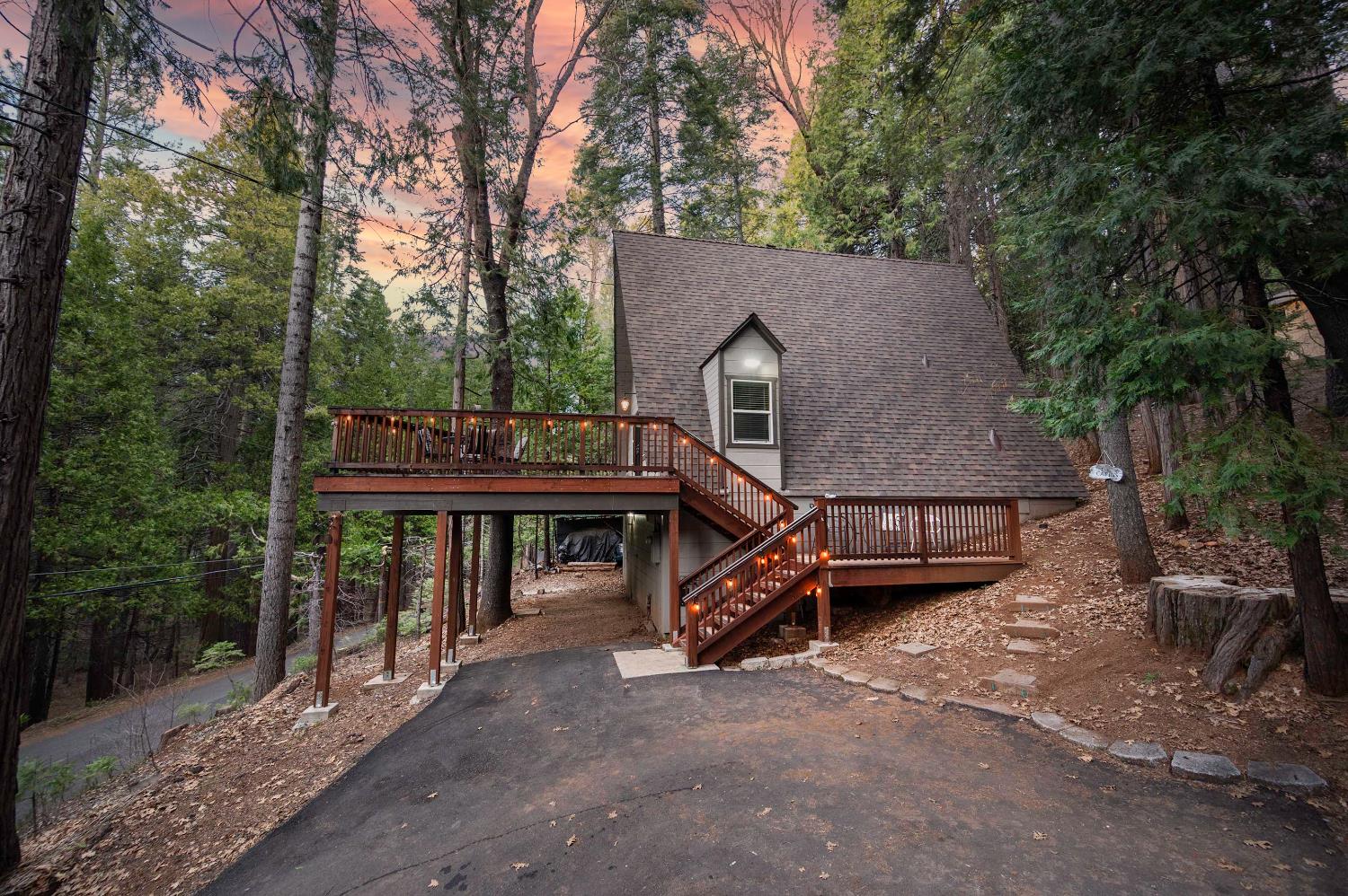 3221 Lakewood Drive