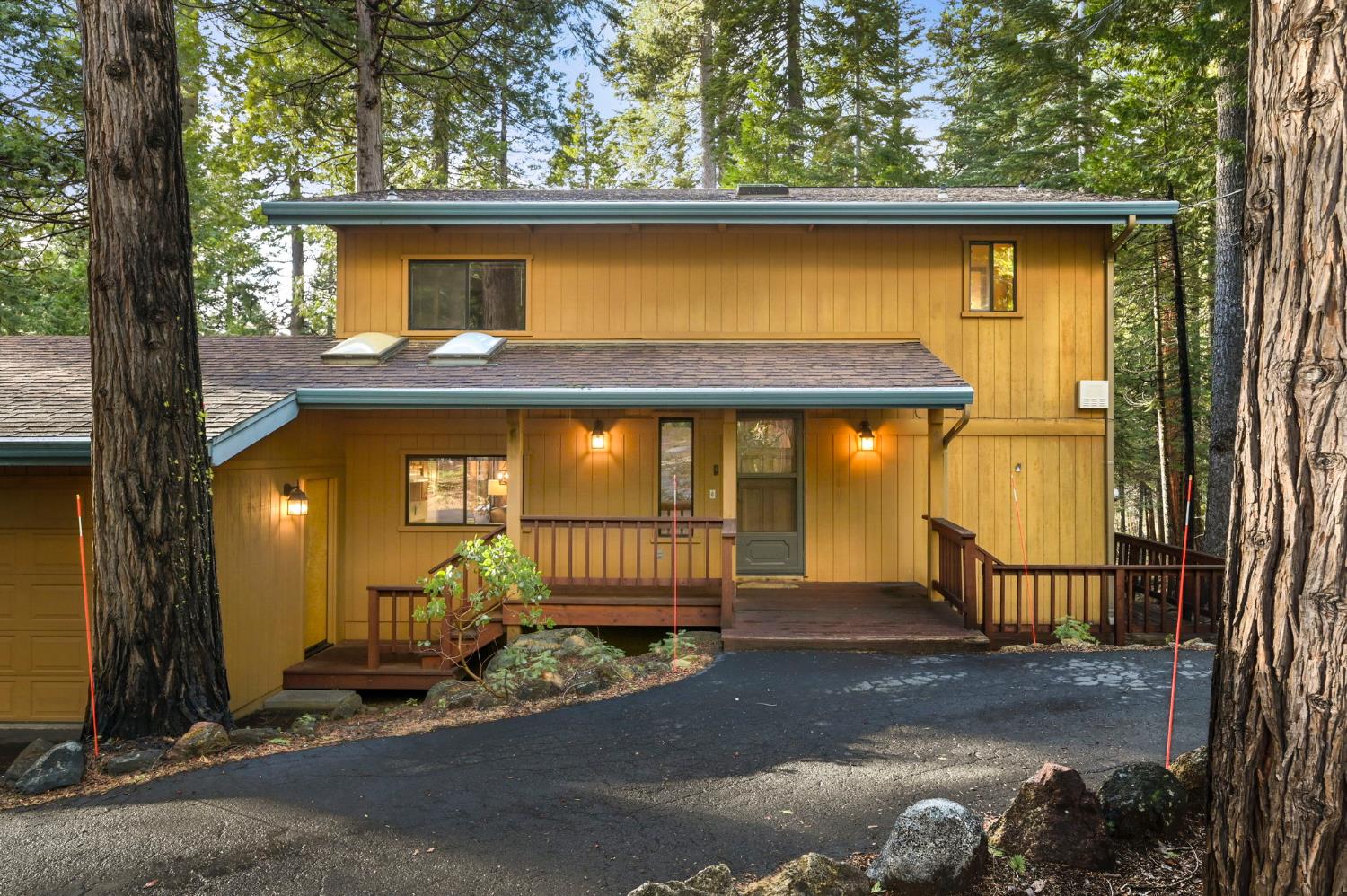 4909 Hokan Circle