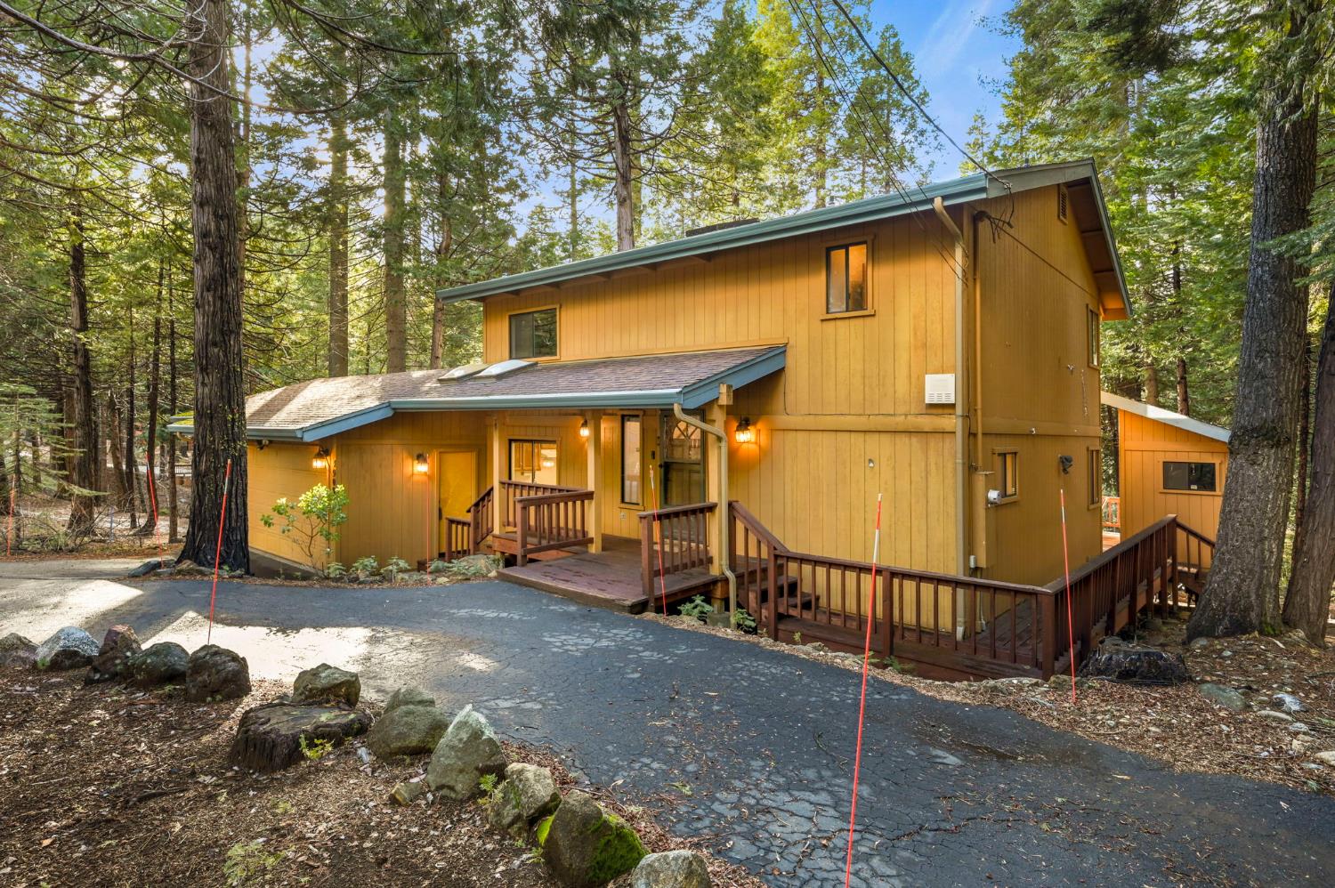 4909 Hokan Circle