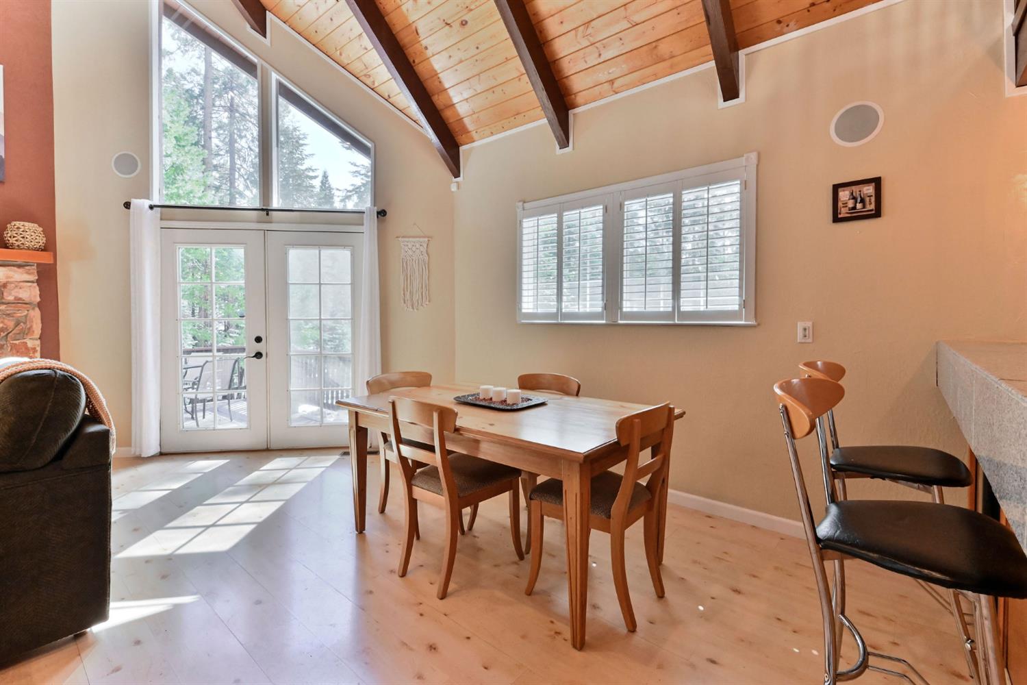 1863 S Sierra View