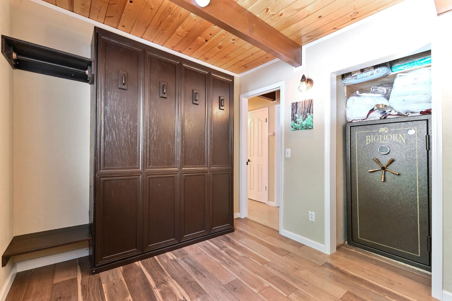 1863 S Sierra View