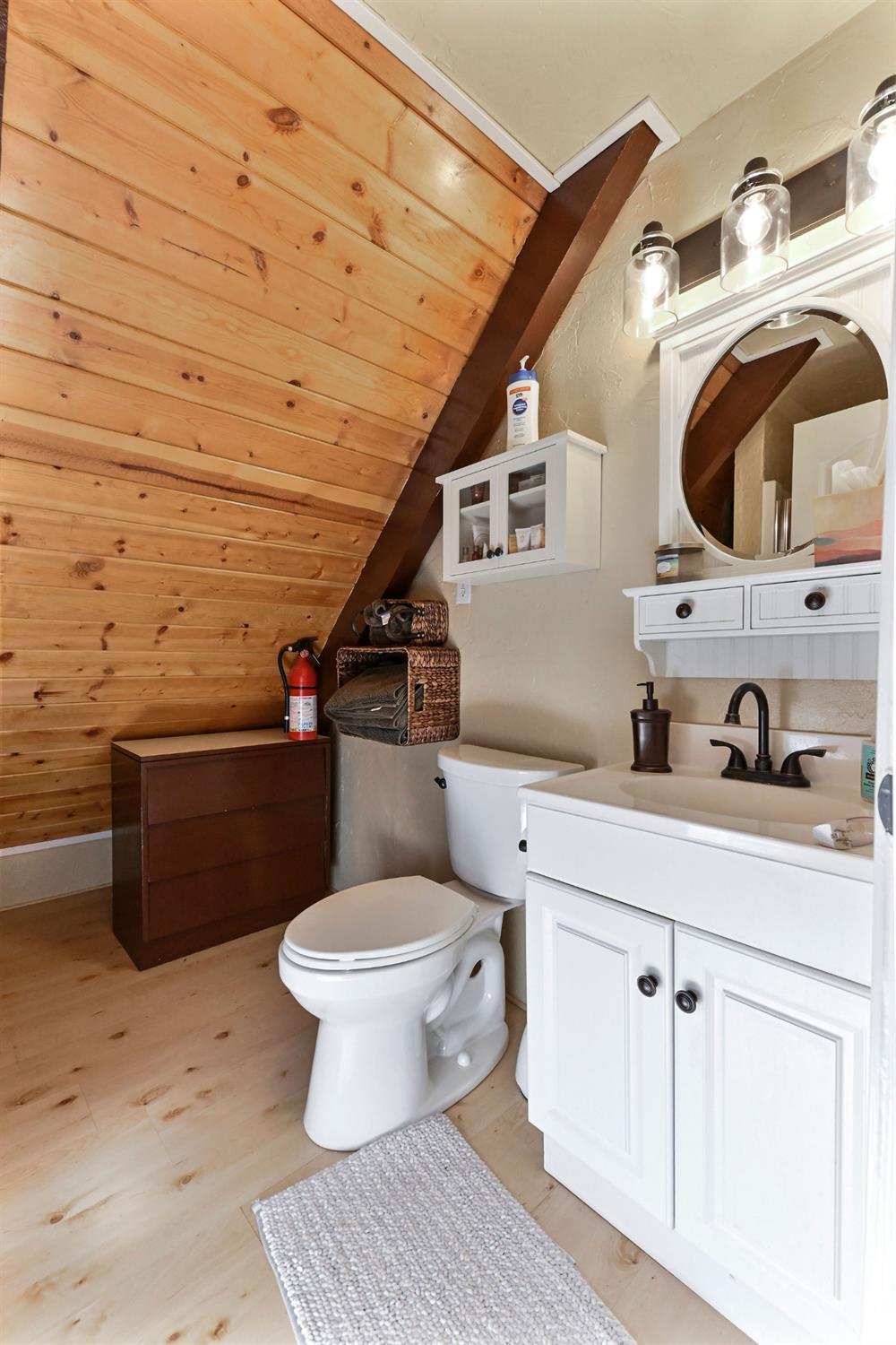 1863 S Sierra View