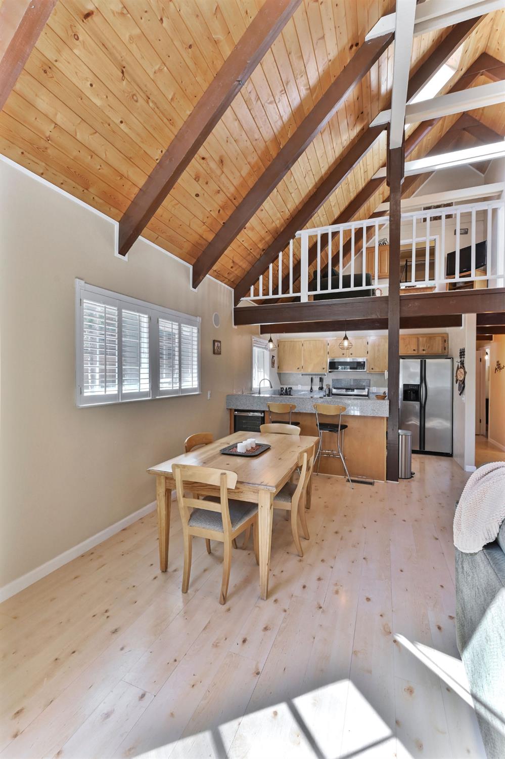 1863 S Sierra View