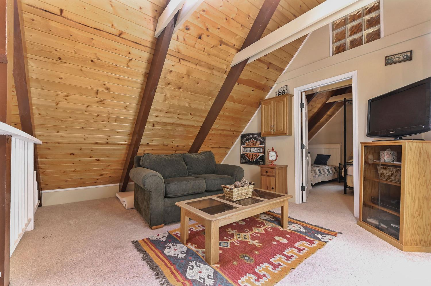 1863 S Sierra View