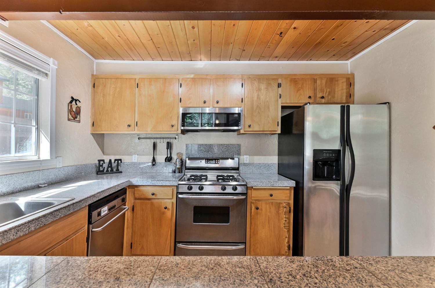1863 S Sierra View