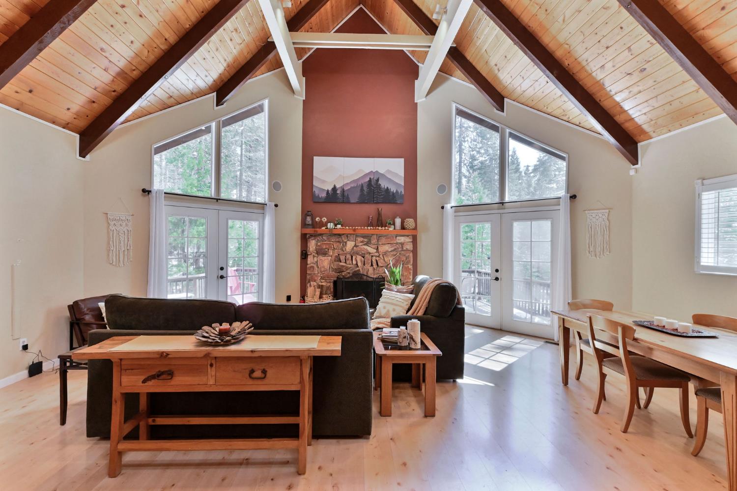 1863 S Sierra View