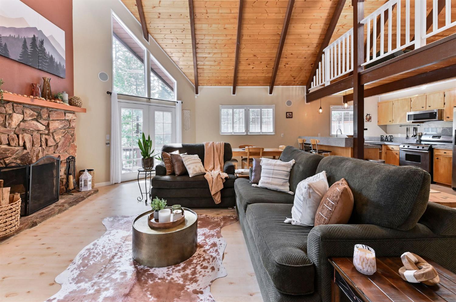 1863 S Sierra View