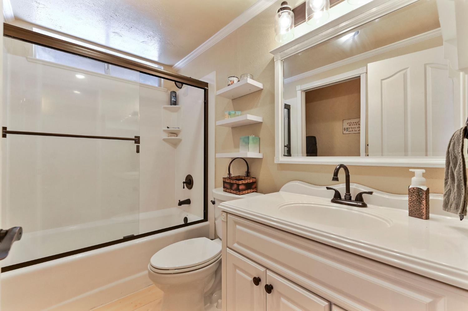 1863 S Sierra View
