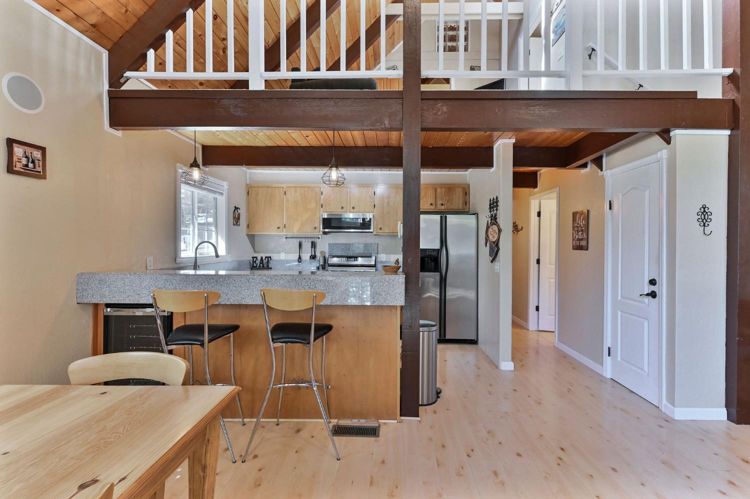1863 S Sierra View