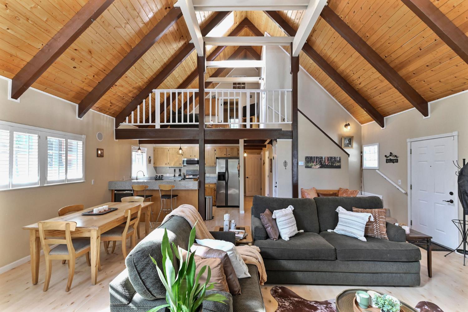 1863 S Sierra View