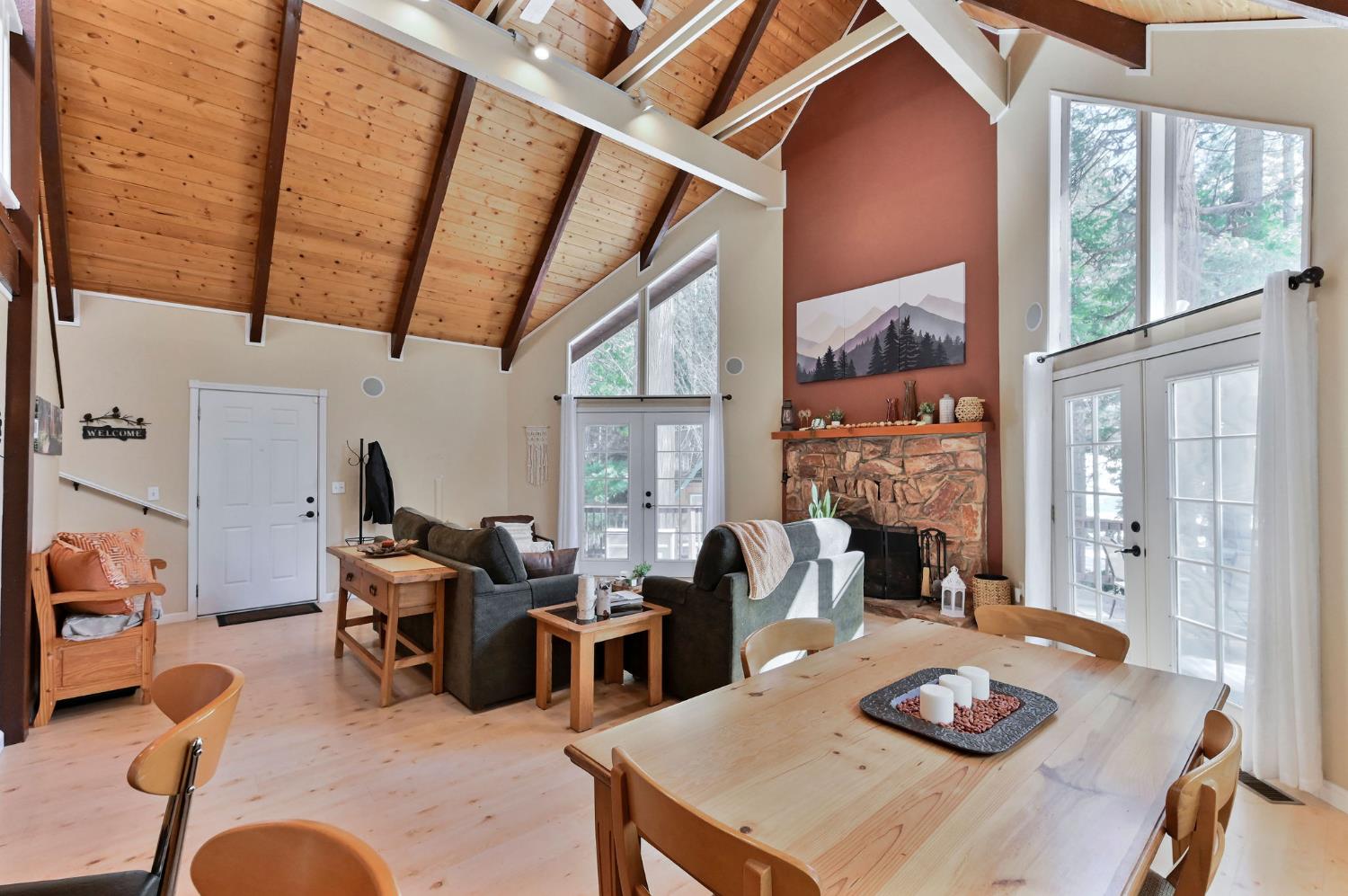 1863 S Sierra View
