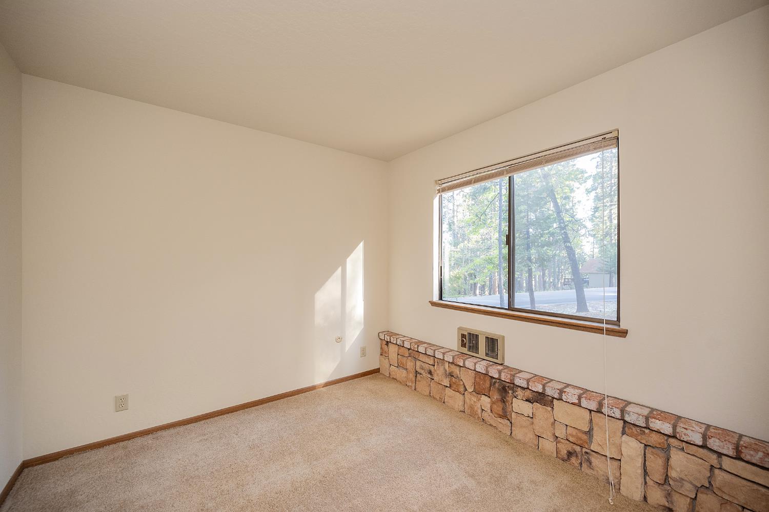 2602 Linnet Lane