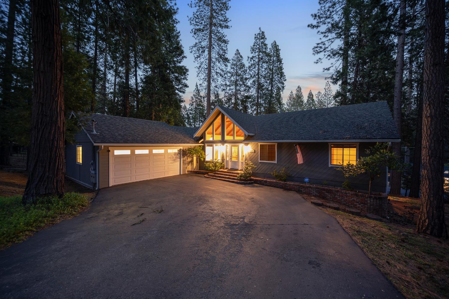 2602 Linnet Lane