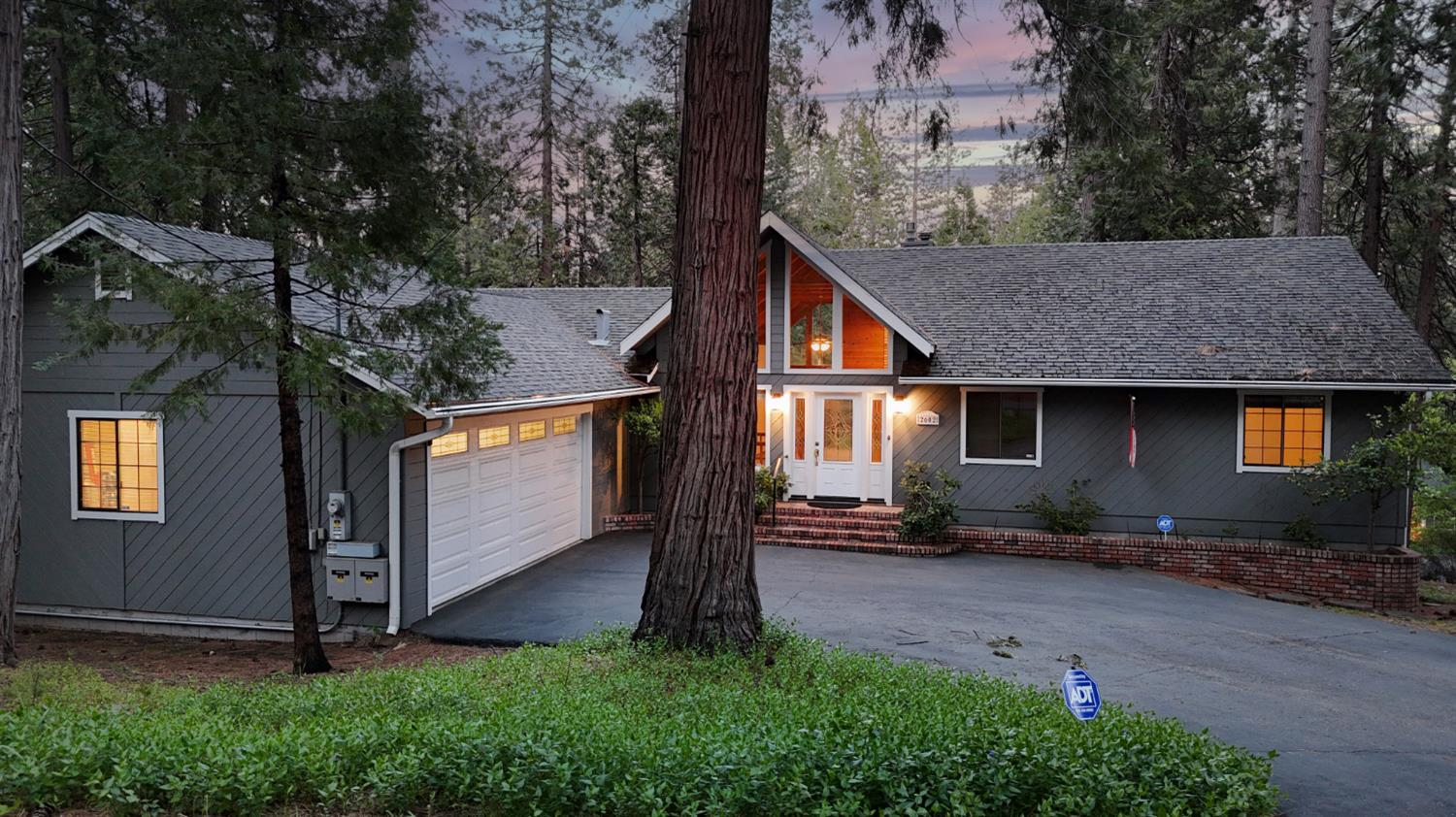 2602 Linnet Lane
