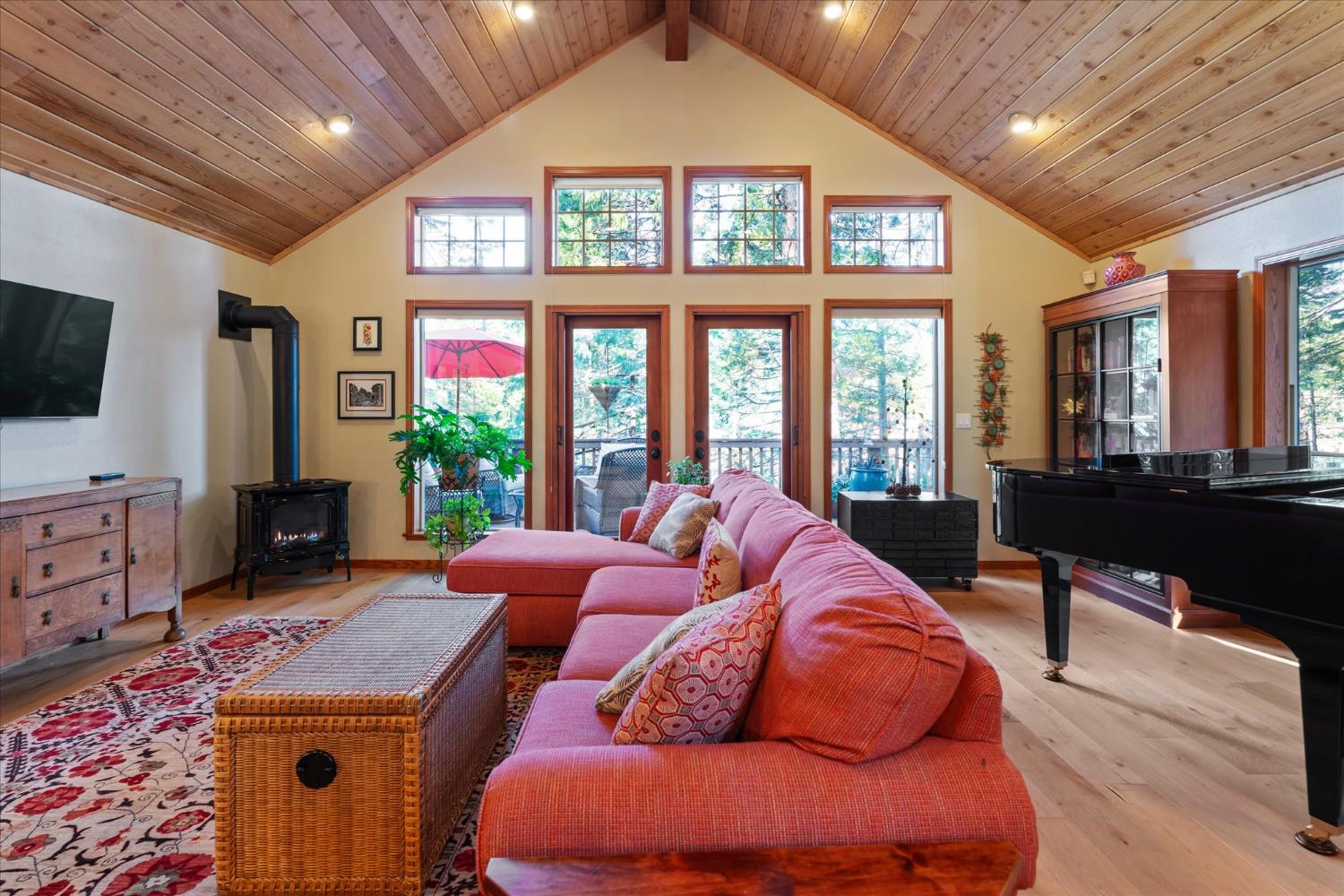2418 Meadow Drive