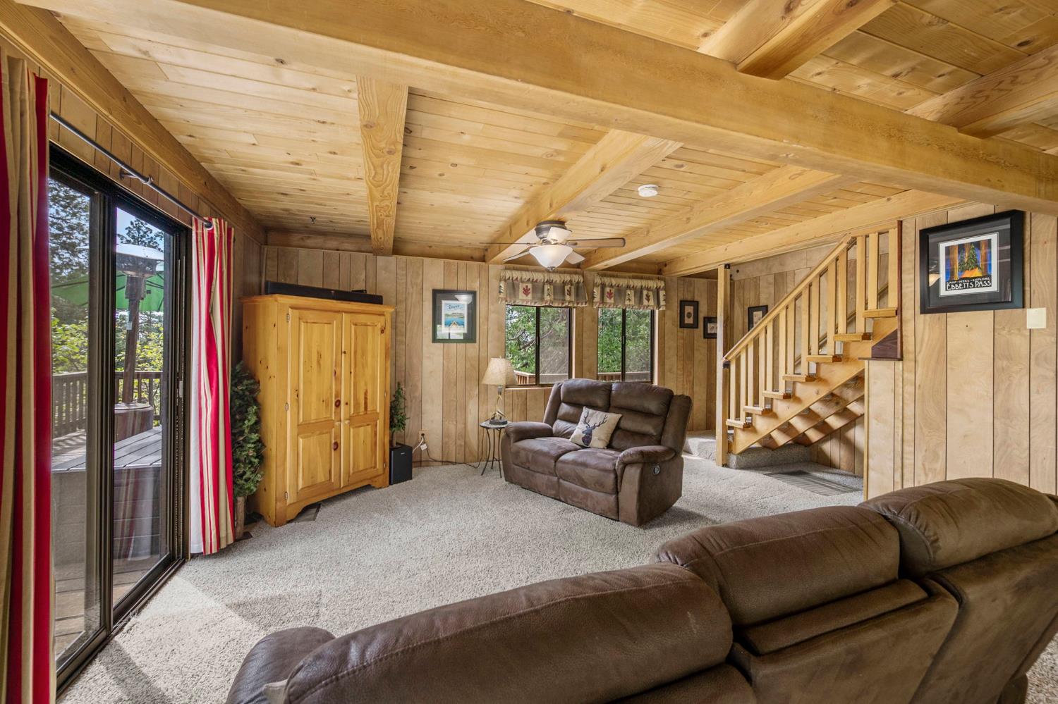 2271 Mustang Road