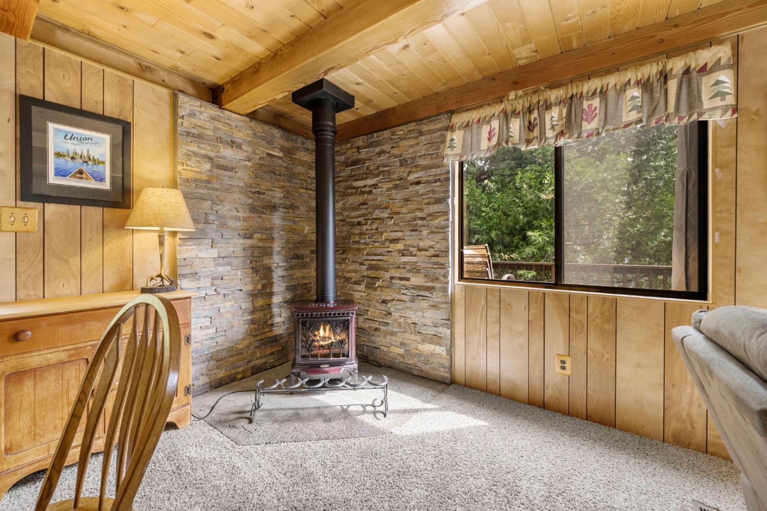 2271 Mustang Road